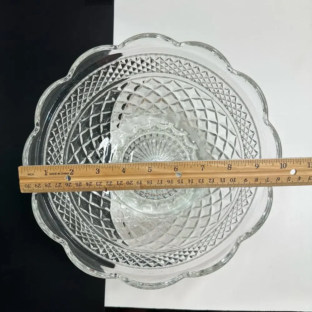Vintage Serving Chip Bowl in Wexford Pattern by Anchor Hocking 10